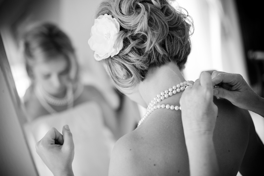 bride getting ready at heritage home in Vancouver