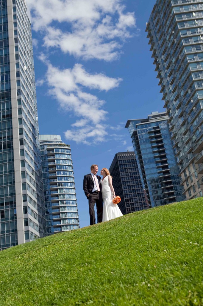 wedding photography, vancouver, skyscrapers, urban, city, coal harbour