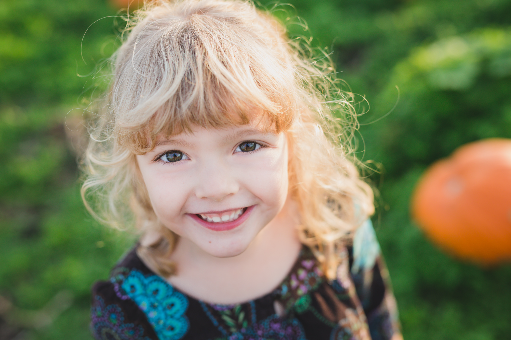 fall photos, family photographer, fraser valley, cloverdale, wink photography, pumpkin patch