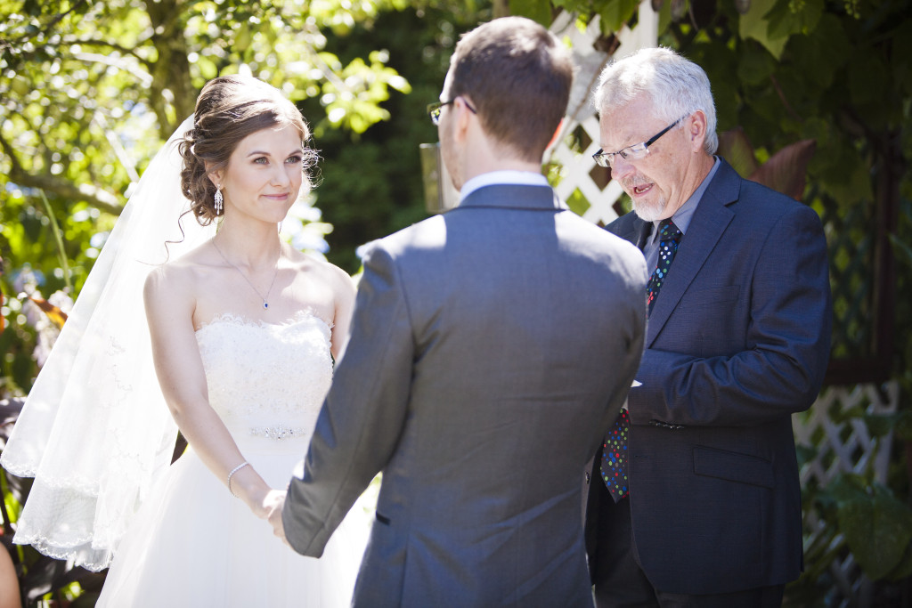 bride and groom wedding ceremony