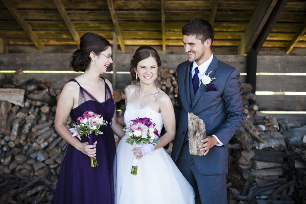 funny family portrait, bride with siblings, secret garden wedding and saar bank farms