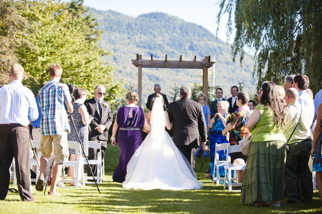 secret garden at woodbridge ponds ceremony, abbotsford wedding ceremony