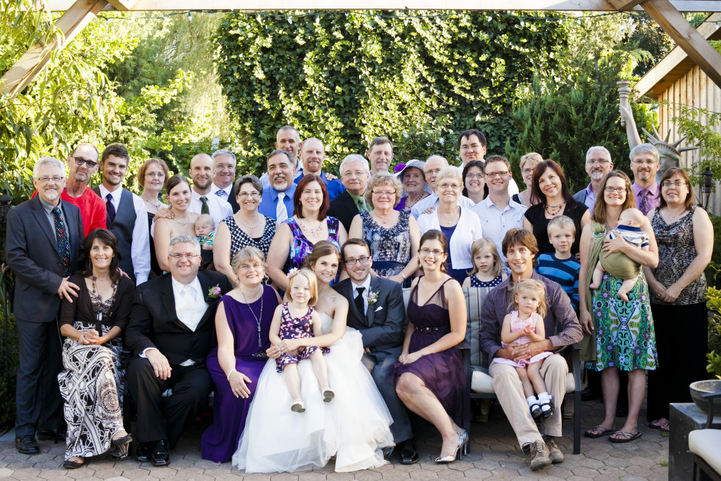 large family portrait, abbotsford wedding