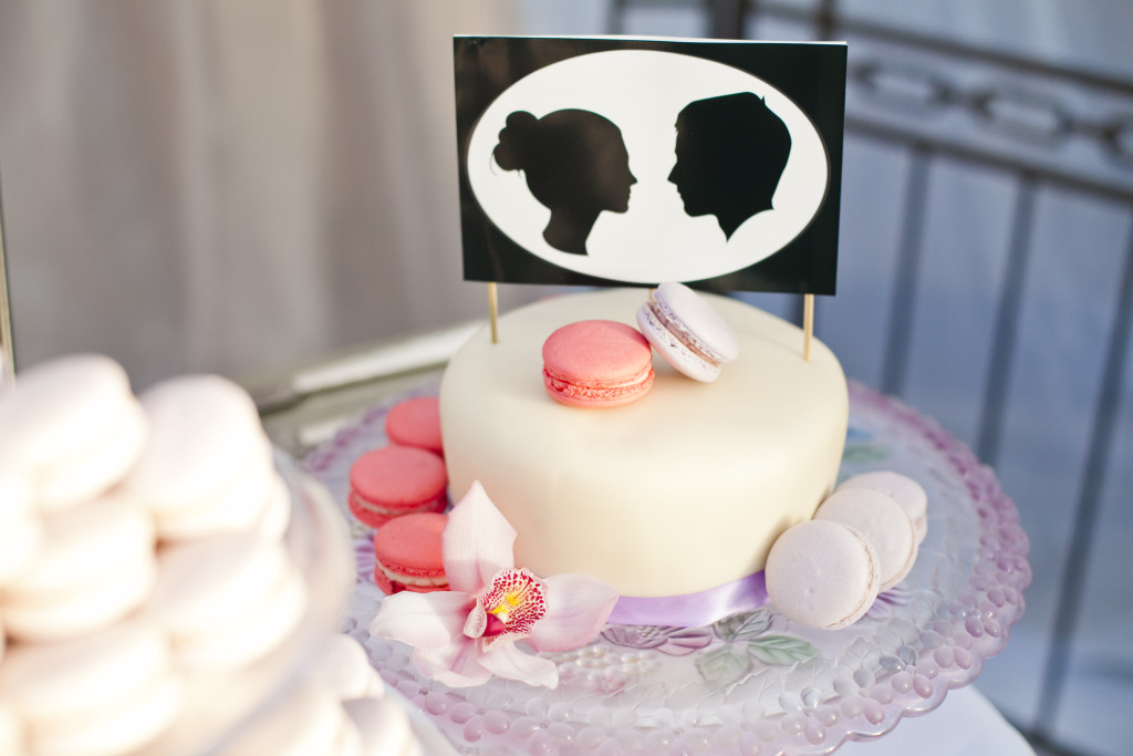 macarons wedding cake, abbotsford wedding photographer