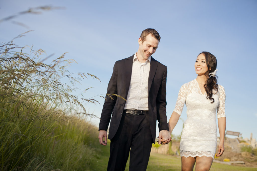 tsawassen engagement session couple in field