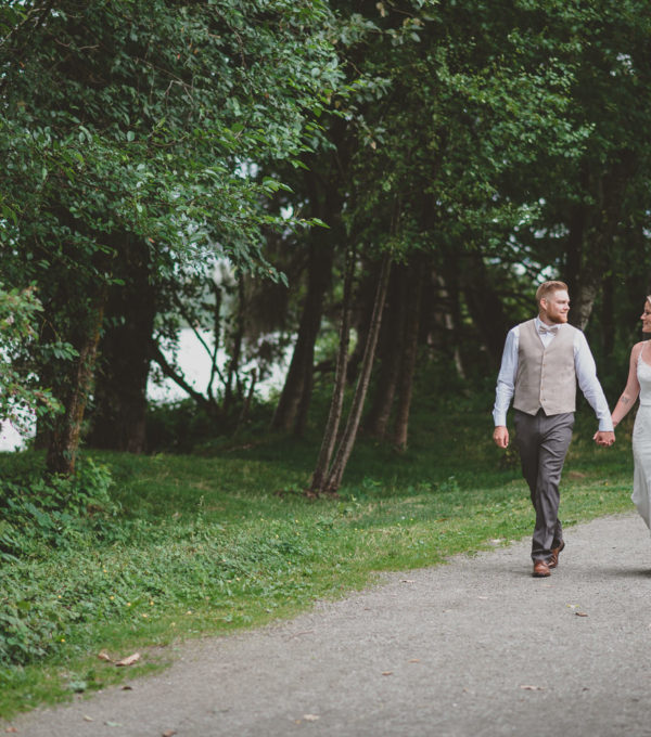 wedding couple portraits in osprey village at south bonson community centre