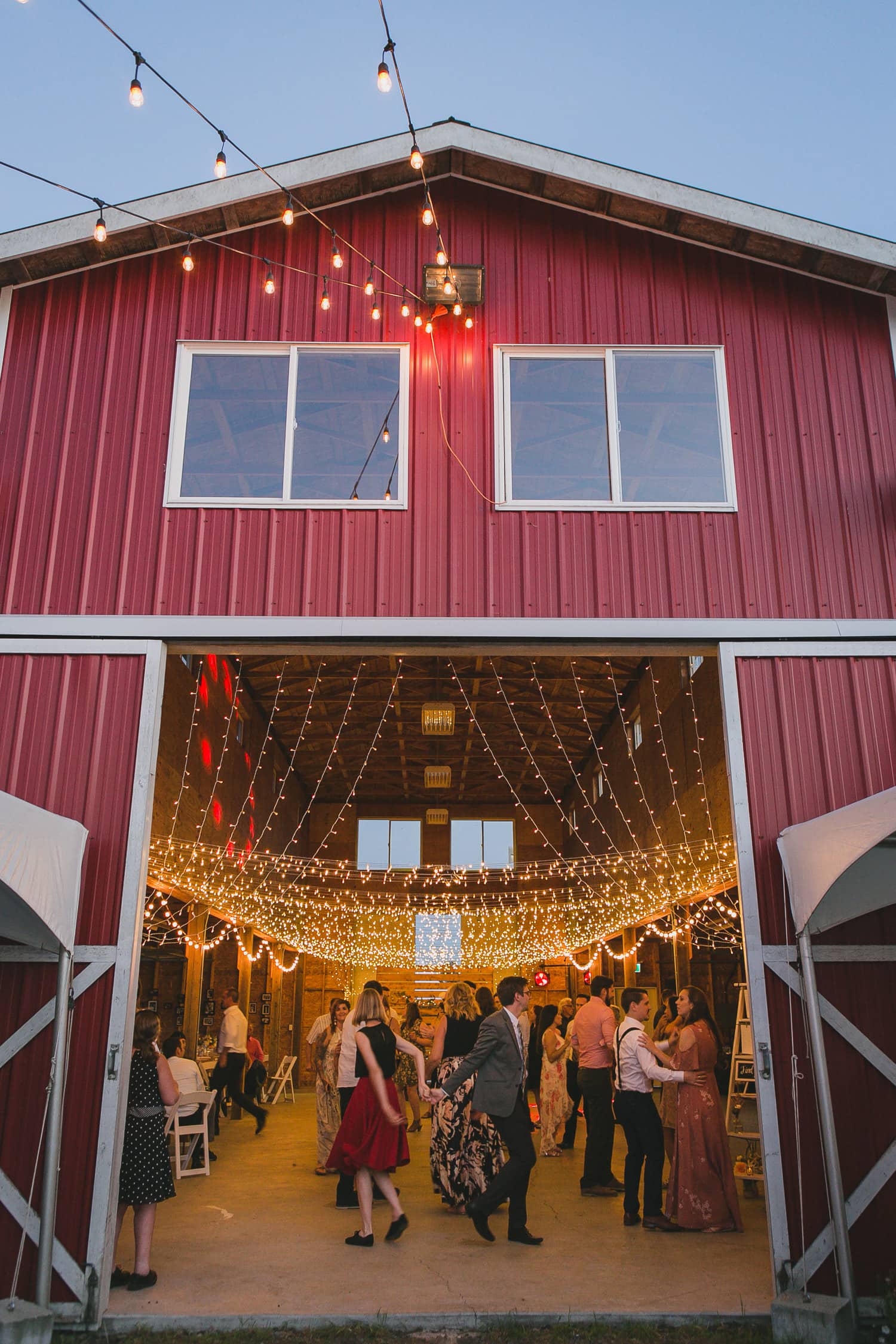 barn wedding at hopcott farms
