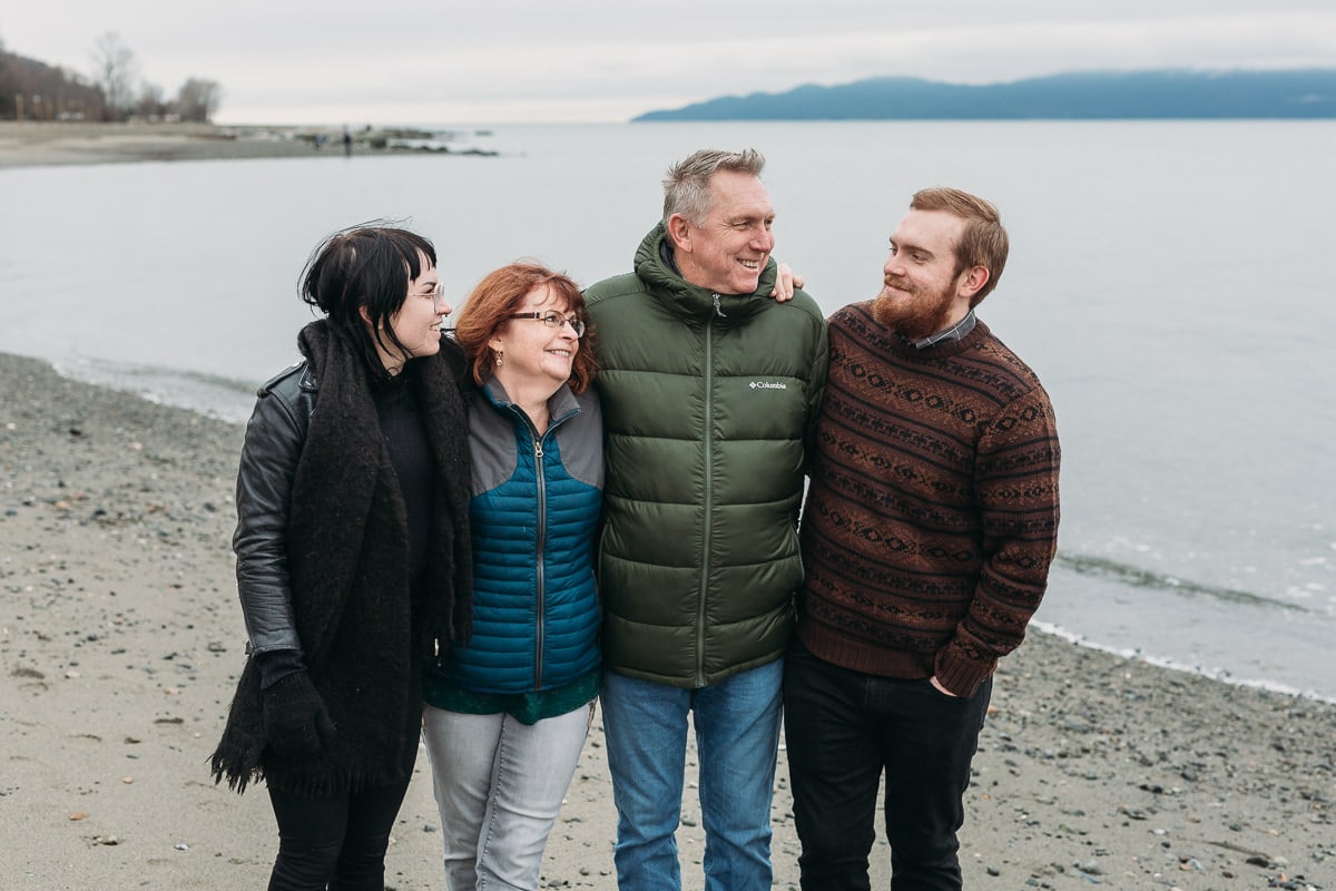 casual family photography in vancouver with adult kids