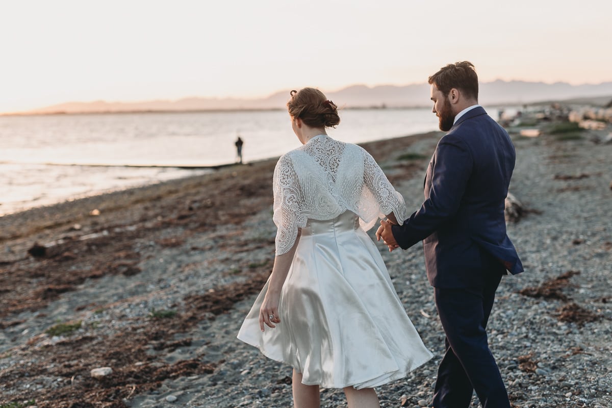 candid beach portraits at casual wedding in bc