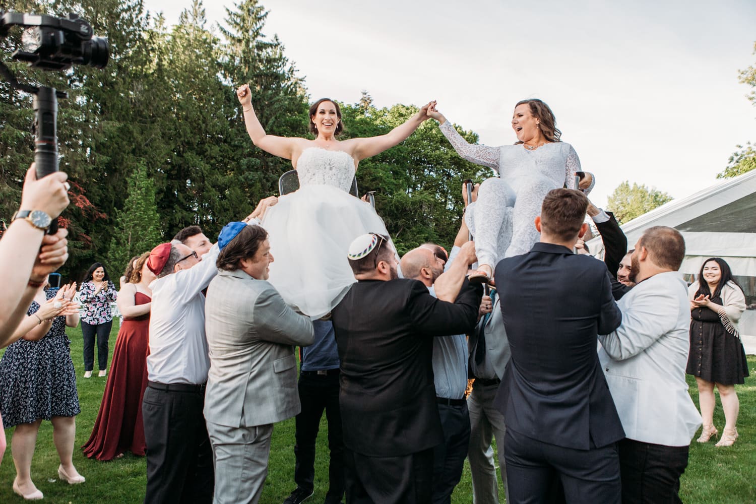 two brides lgbtq wedding hora in vancouver